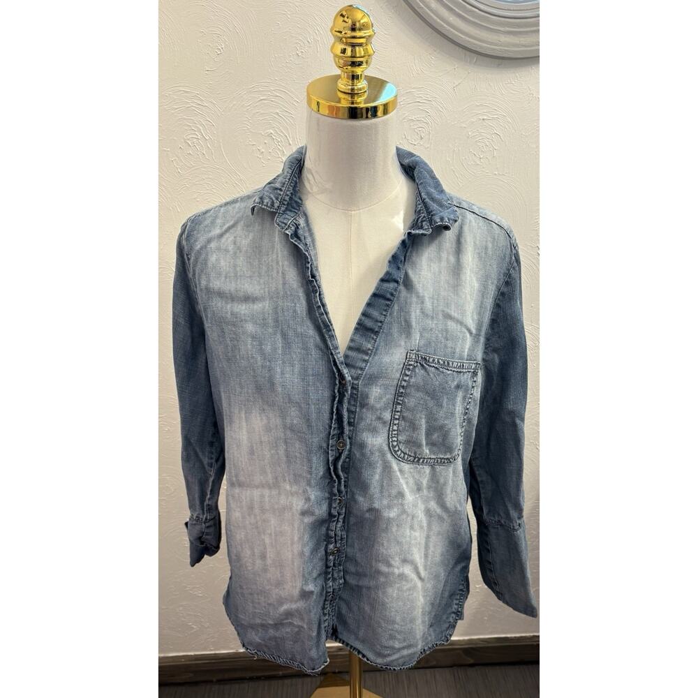 Cloth & Stone Lightweight Denim Chambray High-Low Roll Tab Sleeve Button Down S